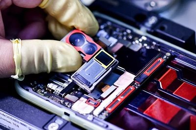 雷科技OPPO工厂行 揭秘Reno系列手机维修背后的“忍痛受苦”与专业服务