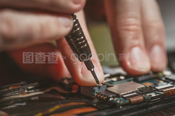 手机维修服务 让您的设备重获新生